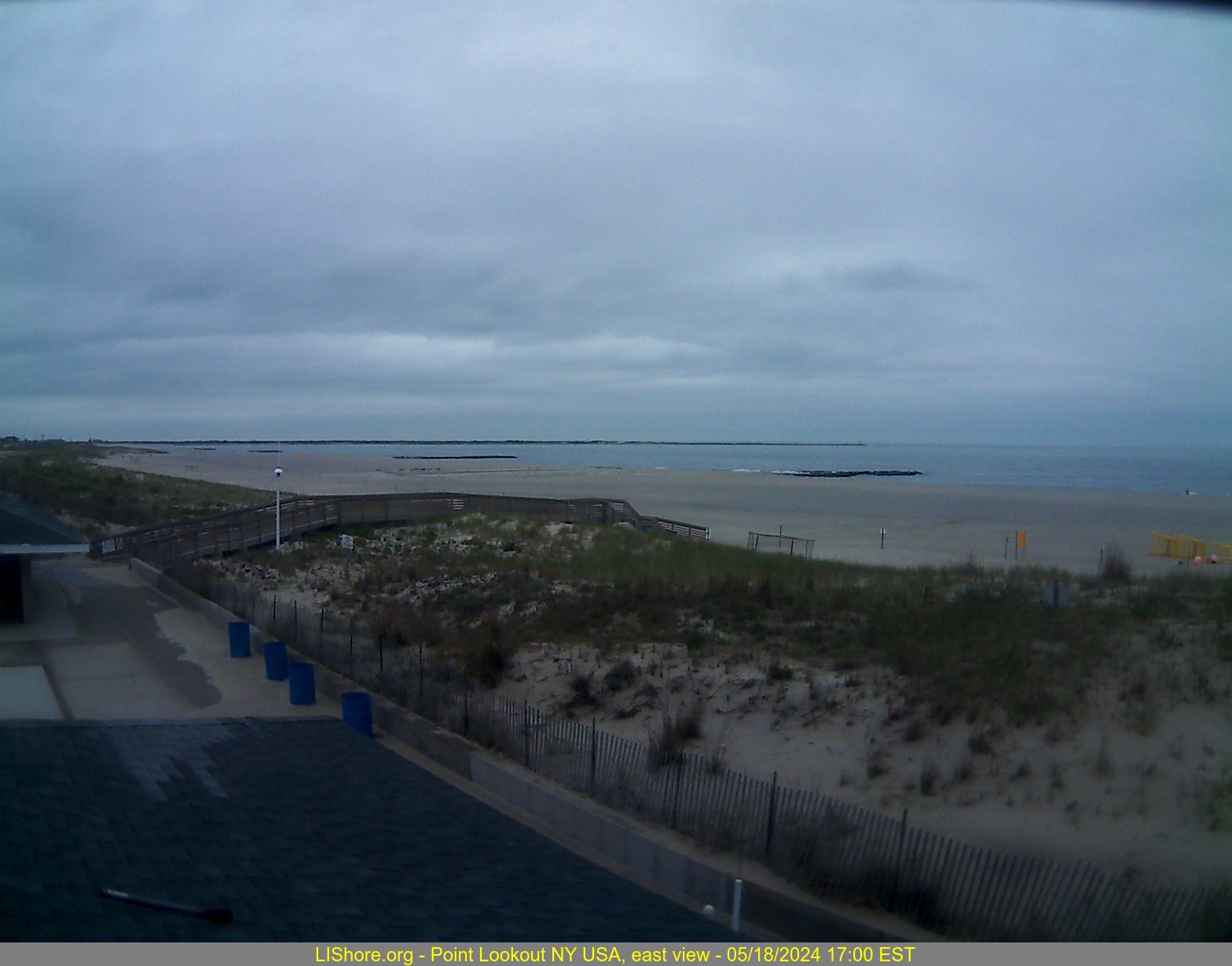 Webcam thumbnail of Point Lookout Beach - east view